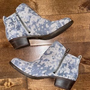 Lucky Brand Suede Camo Basel Booties 6 Wide